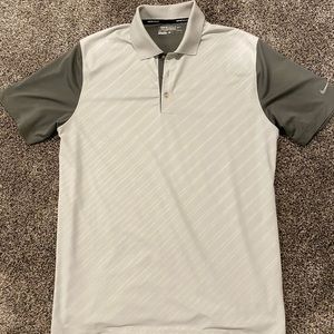Men’s medium Nike golf polo